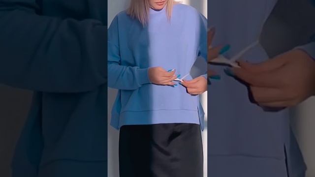 как носить свитшот с платьем, тренд свитер, лайфхак, #short #shortvideo #trend #style #мода #стильн смотреть онлайн