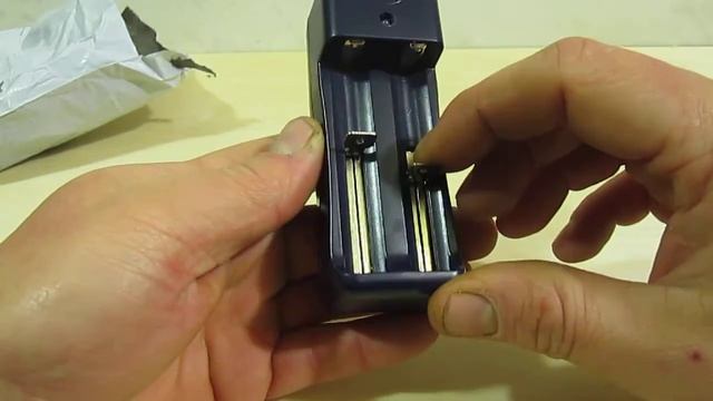 Покупки с Pandao #6 - Универсальная зарядка для аккумуляторов 18650 16340 1450 10440 смотреть онлайн