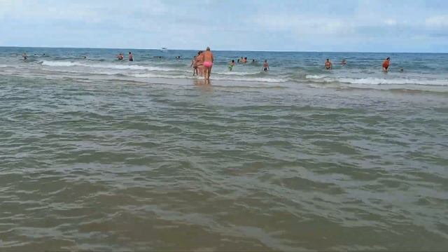 Анапа Джемете: воздух 23°C,вода тёплая, имеется маленький шторм. смотреть онлайн
