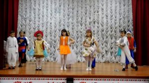 Танец «Новогодние игрушки» - 2 класс