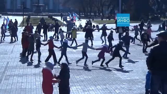 Донецк - сегодня! Город жив! Республиканский хоровод. смотреть онлайн