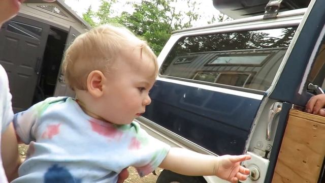 SPEND THE WEEKEND WITH THAT HIPPIE FAMILY || Camper Van Prep смотреть онлайн