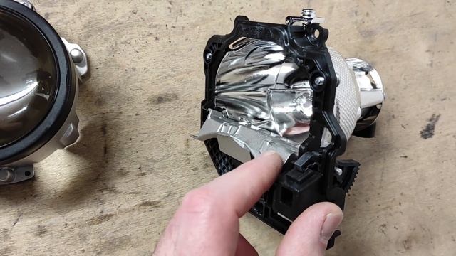 Как улучшить свет фар Kia Soul, тюнинг фар установка светодиодных Bi Led линз и Led в ПТФ смотреть онлайн