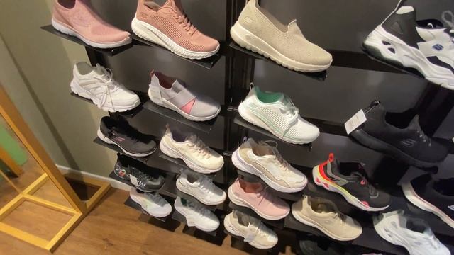 ШОПІНГ ДИТЯЧОГО ОДЯГУ В ТРЦ VICTORIA GARDENS | ДИТЯЧА ІГРАШКА КОАЛА COZY DOZYS | KALUSH FUN'S | VLO