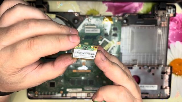 ASUS X550C. Разбор с заменой клавиатуры. смотреть онлайн