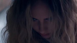 Мари Краймбрери-Пряталась в ванной.