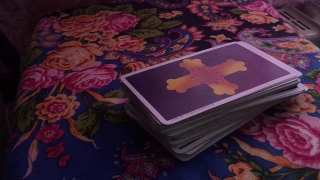 СВЯТОЧНЫЕ ГАДАНИЯ НА ВЕСЬ ГОД+БОНУС.НОВОГОДНИЙ РАСКЛАД ПО СКИДКЕ смотреть онлайн