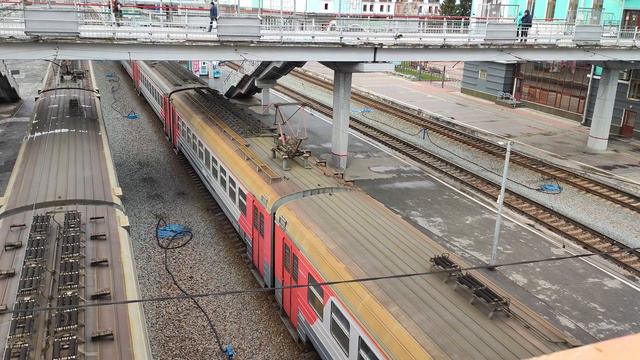 Электропоезд ЭД4М-0105/0119 отправляется со станции Новосибирск-Главный смотреть онлайн