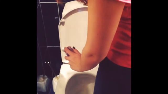 Никогда не ставьте музыку на гудок,Никогда смотреть онлайн