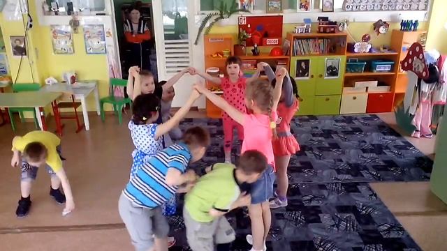 Подвижная игра "Мышеловка" смотреть онлайн