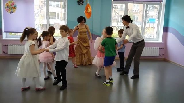 Детский бал 15 мая 2017. Котильон "Выбор дам" - Фигурный вальс смотреть онлайн