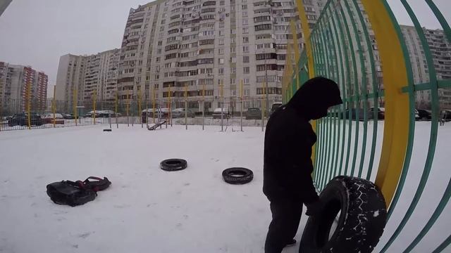 Кидайте покрышки в каждом дворе! | Как заниматься спортом зимой смотреть онлайн