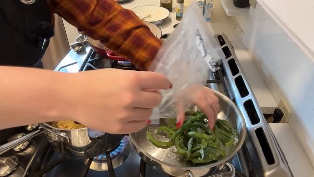 A Week of Comfort Meals | Week Four Pantry Challenge смотреть онлайн