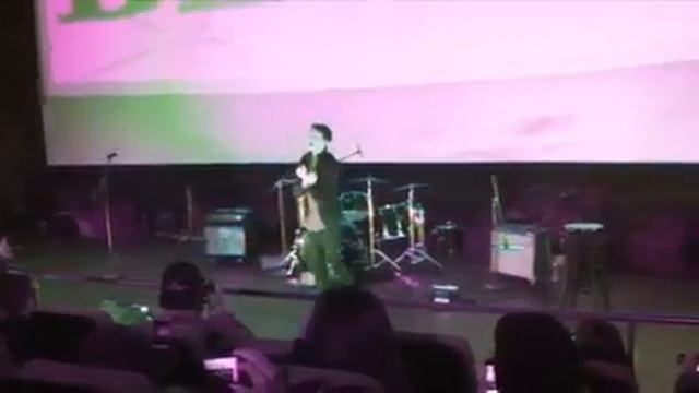 Hero Live at Disney Version 4 смотреть онлайн