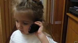 Дочка ругает маму.