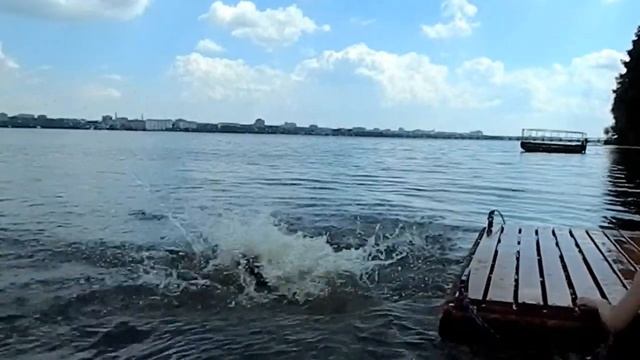 ДАЧА ПРЫЖКИ в ВОДУ смотреть онлайн