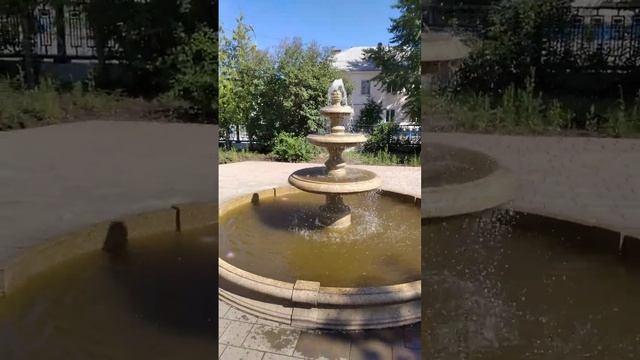 Октябрьский - фонтан на ул. Девонская (1953г. архитекторы братья Веснины) 03.07.2023г. смотреть онлайн