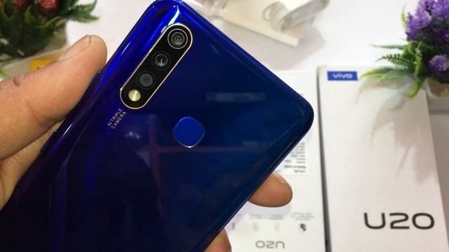 Realme C3 4/64GB vs Vivo U20 4/64GB Unboxing,Review and Compare in Hindi смотреть онлайн