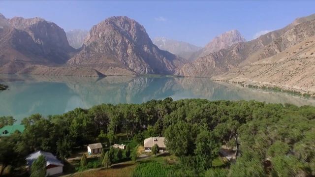 Красивейшие Фанские горы. По дороге на озеро Искандеркуль и обратно. смотреть онлайн