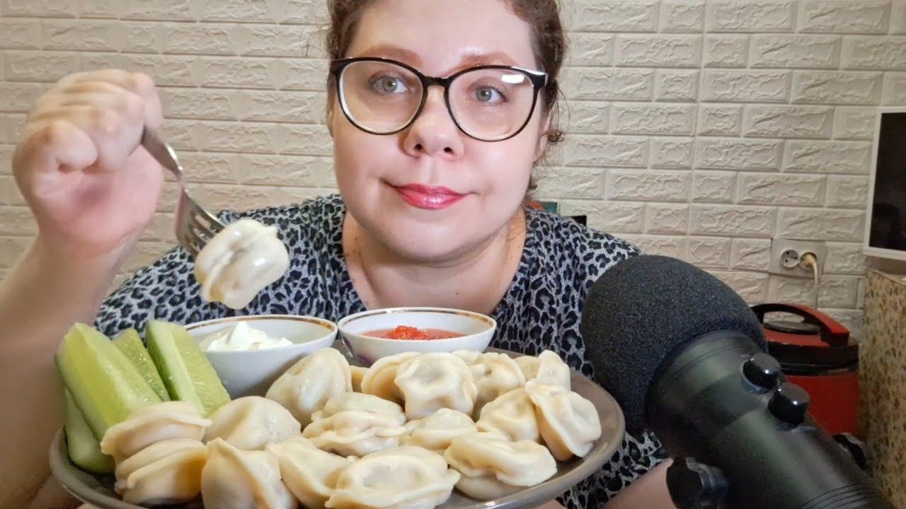 Мукбанг Пельмени со сметаной и хренодёром смотреть онлайн
