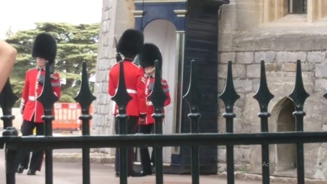 Windsor Castle Changing of the Guard Ceremony [Extra Clip] смотреть онлайн