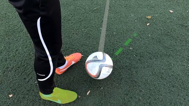 Удар Бэкхэма  Curve Tutorial  Bend It Like Beckham