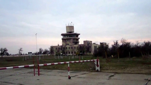 Российские вертолеты МИ-35 над аэродромом Саки. Крым, 09.03.2014 г. смотреть онлайн