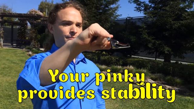 QUICK TIP How to HOLD A CELLO BOW, EASY and PAIN-FREE | Basics of Cello смотреть онлайн
