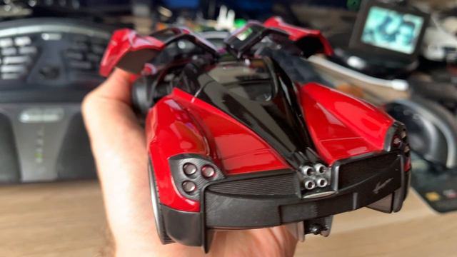 Обзор модели Pagani Huayra от Welly смотреть онлайн