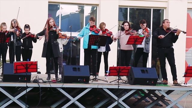 Ансамбль скрипачей СШ 17. "Music Weekend" г. Барановичи 27 09 2019 г. Концертная площадка ТЦ Радуг смотреть онлайн
