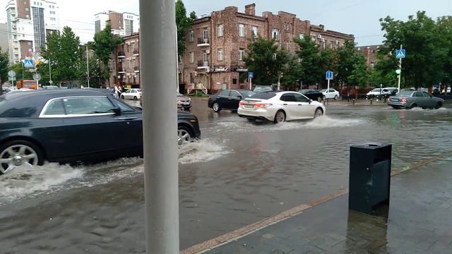 В Грозном потоп после дождя #грозный смотреть онлайн