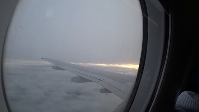 Летим самолетом Сухой Superjet100, SSJ100.Ульяновск(Баратаевка)-Москва(Шереметьево).