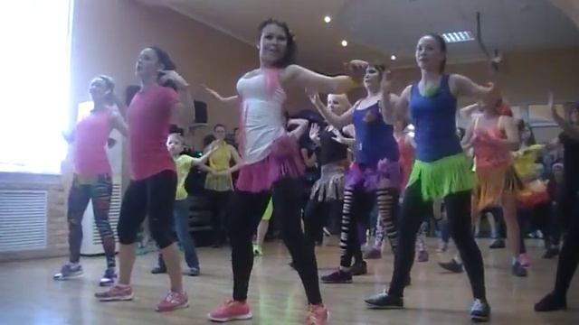 Lovumba-Daddy Yankee Feat.Big Ali Zumba with Nadia смотреть онлайн
