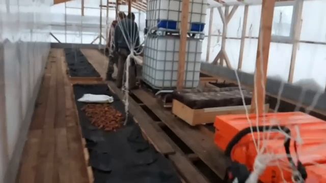 Зима на Алтае, насыпало снега, первый снеговик. Тест драйв мини-трактора Уралец в работе со снегом. смотреть онлайн