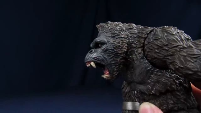 Mezco King Kong Of Skull Island Kaiju Action Figure Review