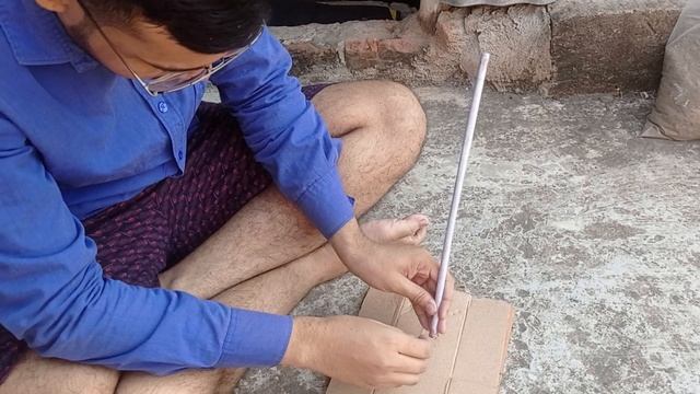 What is inside in a diwali rang mashal ? || cuting and blusting || slant view смотреть онлайн