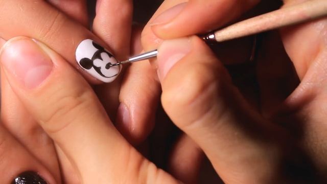 Маникюр с фольгой | Микки Маус на ногтях | Mickey Mouse on nails | Nancy Wave смотреть онлайн