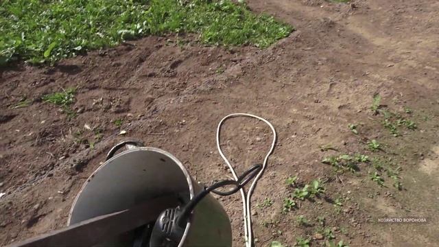 От кротов лом, ведро и болгарка. Сосед борется с кротами. Самодельный отпугиватель смотреть онлайн