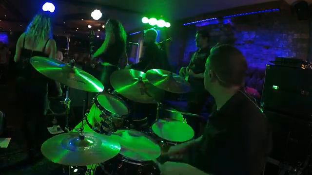 DrummerCam. Zoom Q2N audio and video. Small bar gig with Six Machine смотреть онлайн