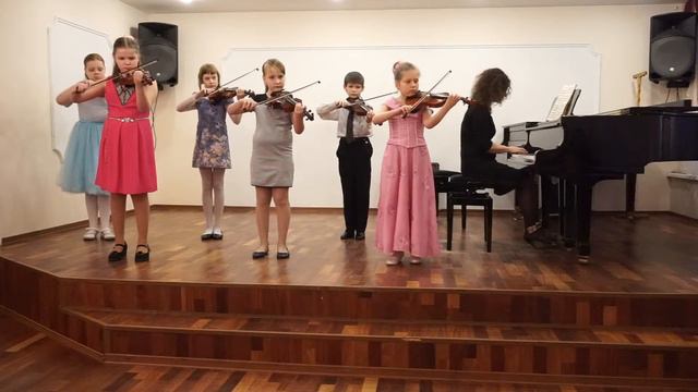 Ансамбль младших классов. Вебер "Хор охотников" смотреть онлайн