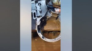 Ремонтируем двигатель Rotax 550 Разбит корпус вентилятора охлаждения (snowmobile repair brp mxz )