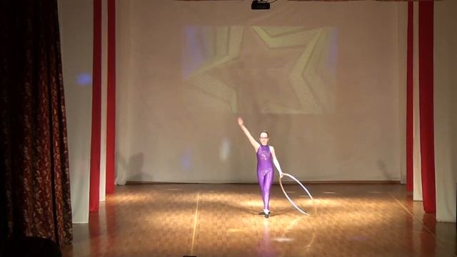 ЦИРКОВАЯ СТУДИЯ ВЕСЁЛАЯ АРЕНА Игра с хулахупами смотреть онлайн