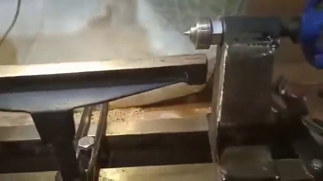 Небольшое усиление китайского токарного станка по дереву смотреть онлайн