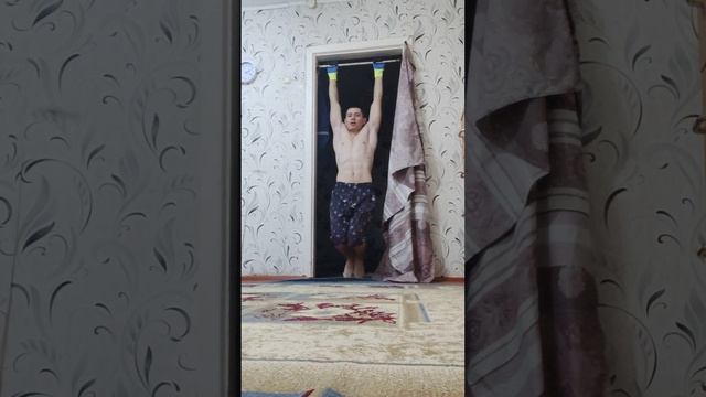 качаем пресс на турнике в поселке смотреть онлайн