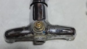 На смесители течет или неправильно работает переключатель на душ.