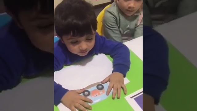 Светофор..Изучаем дорожного движения?Сегодня у нас тема ? светофор!развиваем логику и моторику рук смотреть онлайн