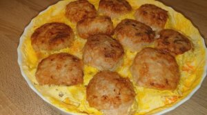 Тефтели с рисом очень вкусные и нежные, в сливочном соусе.