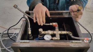 Насос для заполнения системы отопления.