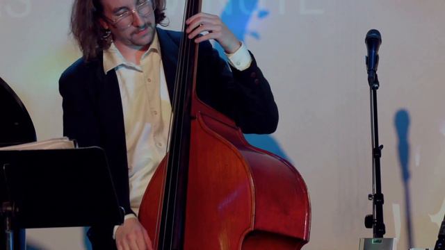 Trio Law Live at White Horse смотреть онлайн