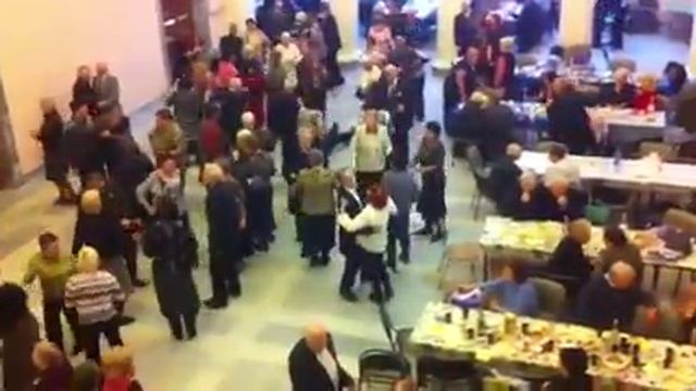 Дискотека для тех кому за... смотреть онлайн